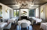 Relais de Chambord - Small Luxury Hotels of the World - parking