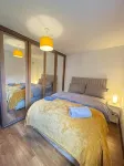 Central Bradford Apt w/ Free Parking & Modern - 2 estrellas