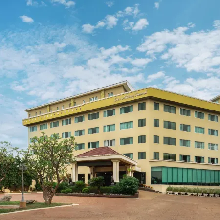 Sri U-Thong Grand Hotel