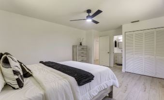 4 Mi to Sea Turtle Beach! Family Retreat w/ Yard