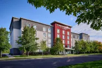 TownePlace Suites Ottawa Kanata - Pools