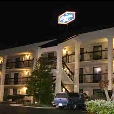 Hampton Inn Dalton Hotel Exterior