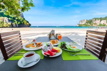 Railay Bay Resort & Spa Отели рядом с достопримечательностью «Рейли-Бич»