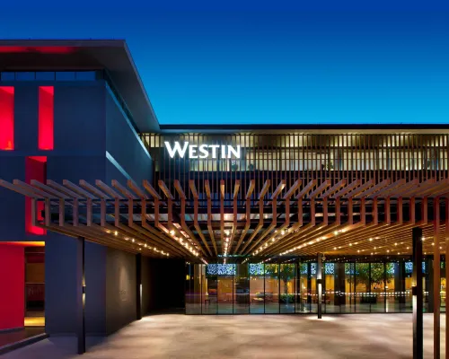 The Westin Xi’an（2-min walk to Giant Wild Goose Pagoda & 15-20min stroll to Shaanxi History Museum） Hotels near Dacien Temple