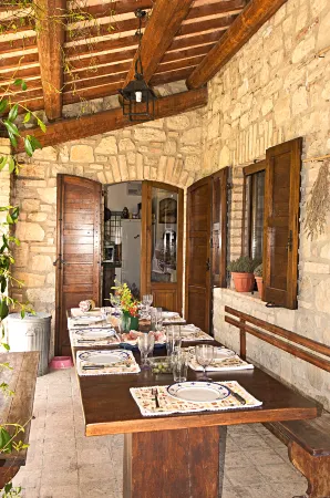 Casale Chimneys Immersed in Olive Trees Отели в г. Монте-Кастелло-ди-Вибио