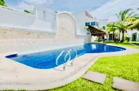 Playacar - Superior Comfort Room with Swimming Pool Air Conditioning and Parking - 2-Star