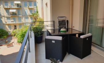 Cocooning Furnished Studio