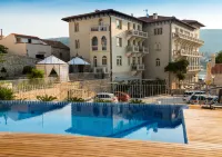Arbiana Heritage Hotel - Pools