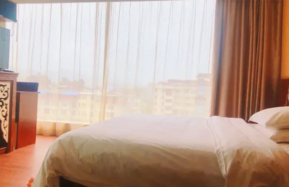 城步艾尚你主題酒店