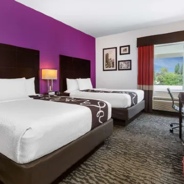 La Quinta Inn & Suites by Wyndham - Tampa South Hotels near South Tampa