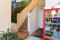 Penginapan Syariah Prenjak Hotels in Bubutan