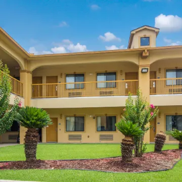 Americas Best Value Inn and Suites Tomball