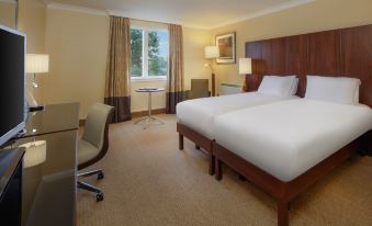 DoubleTree by Hilton Belfast Templepatrick - Housity