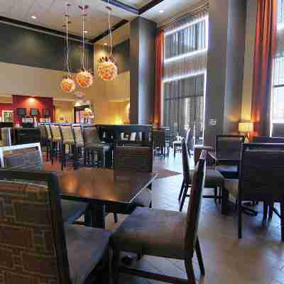 Hampton Inn & Suites Grand Forks Dining/Meeting Rooms