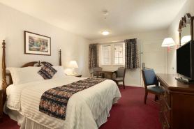 Travelodge by Wyndham Redding CA