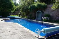Saltmarshe Hall - Pools