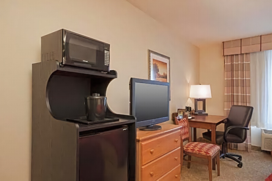 Country Inn & Suites by Radisson, Davenport, IA