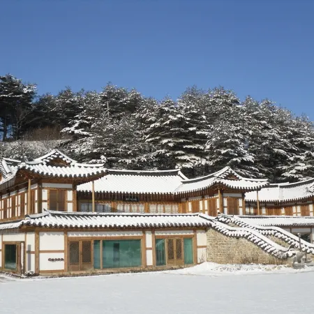Pyeongchang Jeonggangwon Tourism Farm Отели рядом со станцией Пьёнчан-Йог