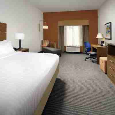 Holiday Inn Express & Suites Bay City Rooms