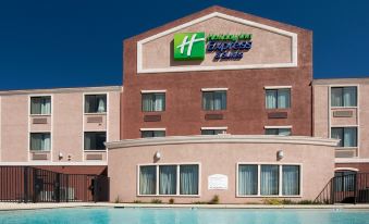 Holiday Inn Express & Suites Willcox