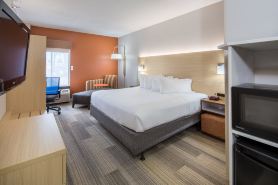 Holiday Inn Express CEDAR RAPIDS (COLLINS RD) by IHG
