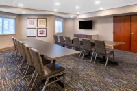 Holiday Inn Express & Suites Colorado Springs Airport