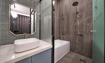 Hotel Hermes at Yongin Everland Station