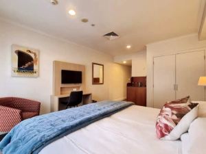 Chic CBD Studio-Aircon-Wifi -Heated Pool