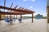 Days Inn & Suites by Wyndham Galveston West/Seawall - de playa