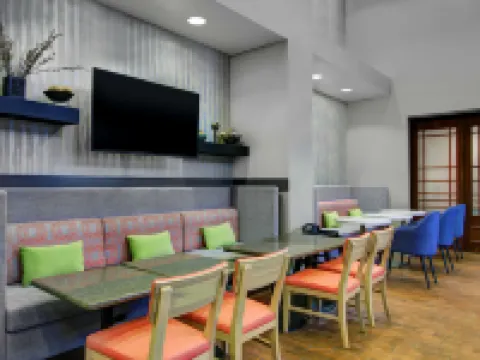 ハンプトン イン & スイーツ シラキュース デウィット シラキュースのホテル