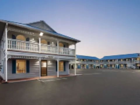 ซุปเปอร์ 8 บายวินด์แฮม โฟลีย์ โรงแรมในโฟลีย์