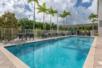 Comfort Suites Fort Lauderdale Airport & Cruise Port - Pools