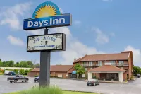 Days Inn by Wyndham Cincinnati East Hotels near Dollar Tree