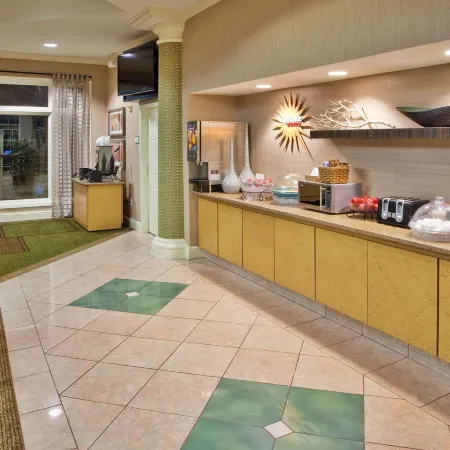 La Quinta Inn & Suites by Wyndham Greenville Haywood