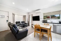 컴포트 인 코치 & 부쉬맨 시모어 호텔