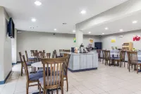Quality Inn & Suites Grove City-Outlet Mall - breakfast