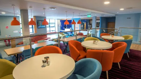 Travelodge Plus Galway Отели рядом с достопримечательностью «The Abbey»