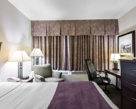 Quality Inn & Suites Yellowknife Hotels in Yellowknife