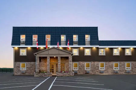 Days Inn by Wyndham Fredericton Отели рядом с достопримечательностью «Университет Нью Брансуик»
