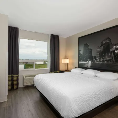 Super 8 by Wyndham Winnipeg East MB