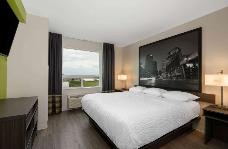 Super 8 by Wyndham Winnipeg East MB