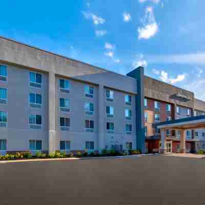 Hampton Inn Waterbury Hotel Exterior