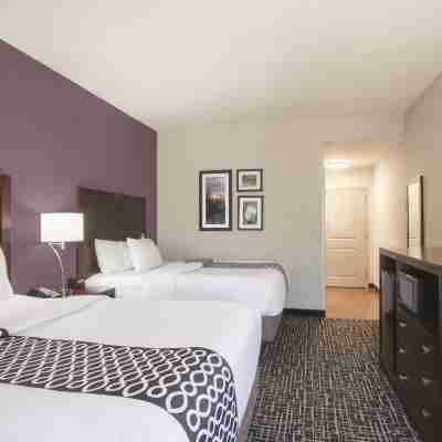 La Quinta Inn & Suites by Wyndham Fort Walton Beach Rooms
