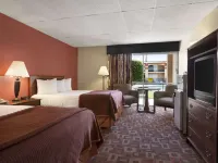 Howard Johnson by Wyndham Oklahoma City Airport/ Fairgrounds Hotels near Athena Mall