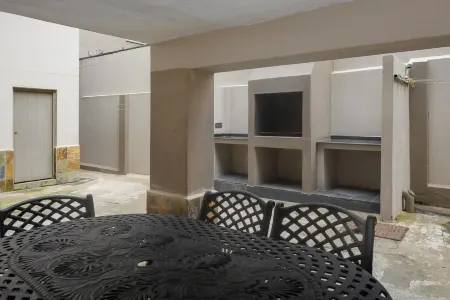 Ushaka Holiday Apartments Отели в г. Bluff