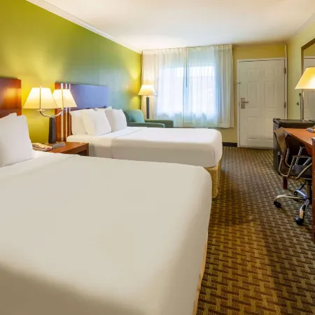 Days Inn by Wyndham Austintown