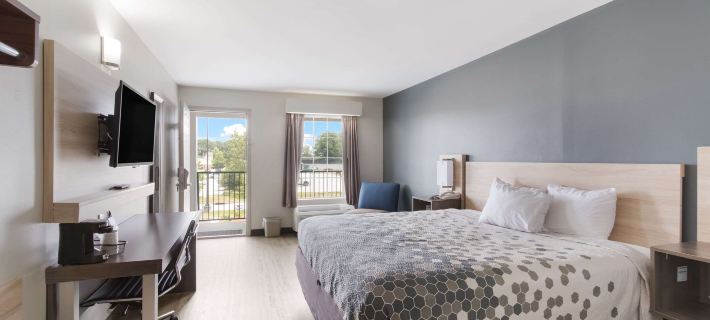 Econo Lodge Hotels in Pitt County