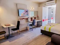 Sandors Motor Inn Hotel dekat Angels Oriental Massage