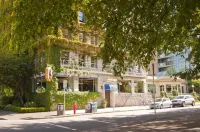 The Sylvia Hotel Hotels near UBC Extended Learning