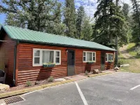 Whitetail Creek Resort Hotels in South Lawrence